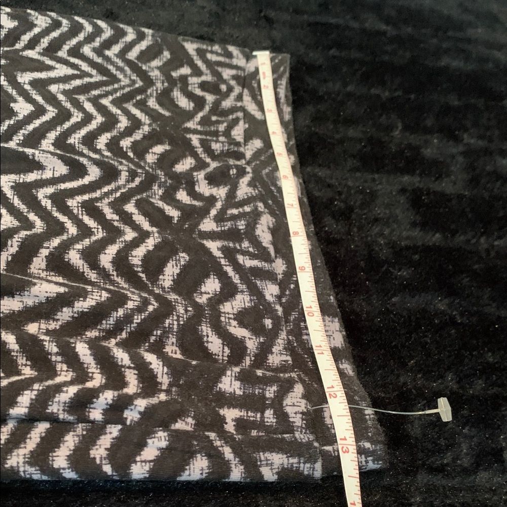 Matty M Jersey Pencil Skirt Geometric Print Lined Black & Gray XS NWT - Picture 3 of 8